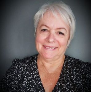 Meet your Posher, Jacinthe